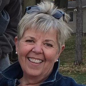 Meet your Posher, Adrienne